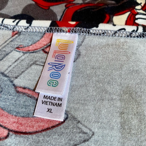 💥LuLaRoe Minnie Mouse Simply Comfortable Tee💥 NWOT - Picture 4 of 7